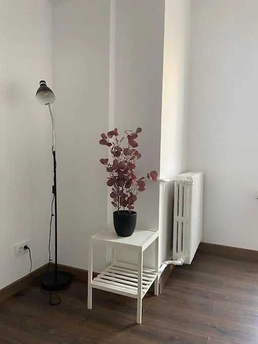 Minimalist Old Town Apartment Bucureşti